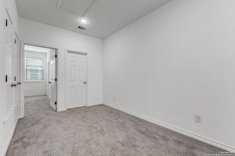 1835 W Poplar San Antonio TX 78207