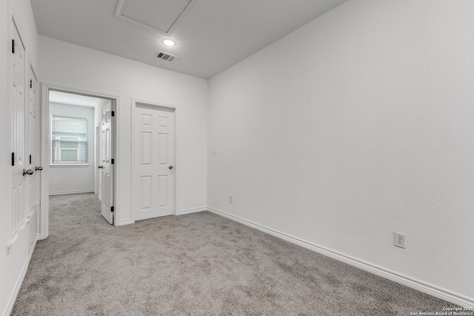 1835 W Poplar San Antonio TX 78207