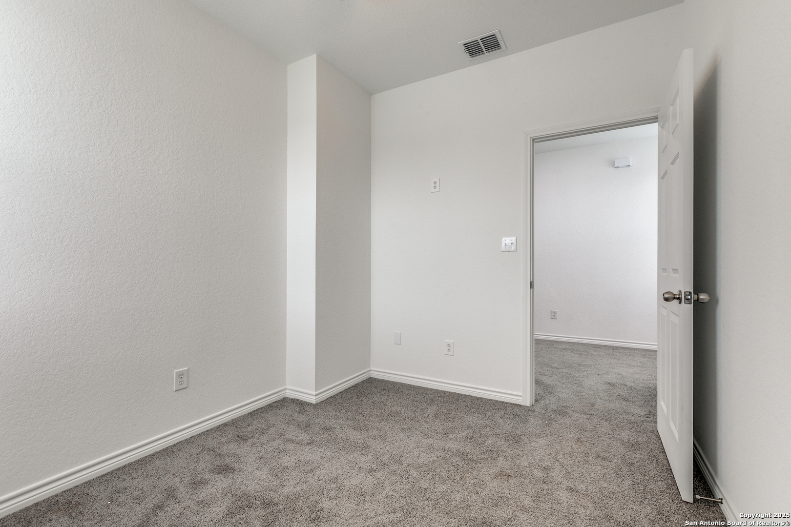 1835 W Poplar San Antonio TX 78207