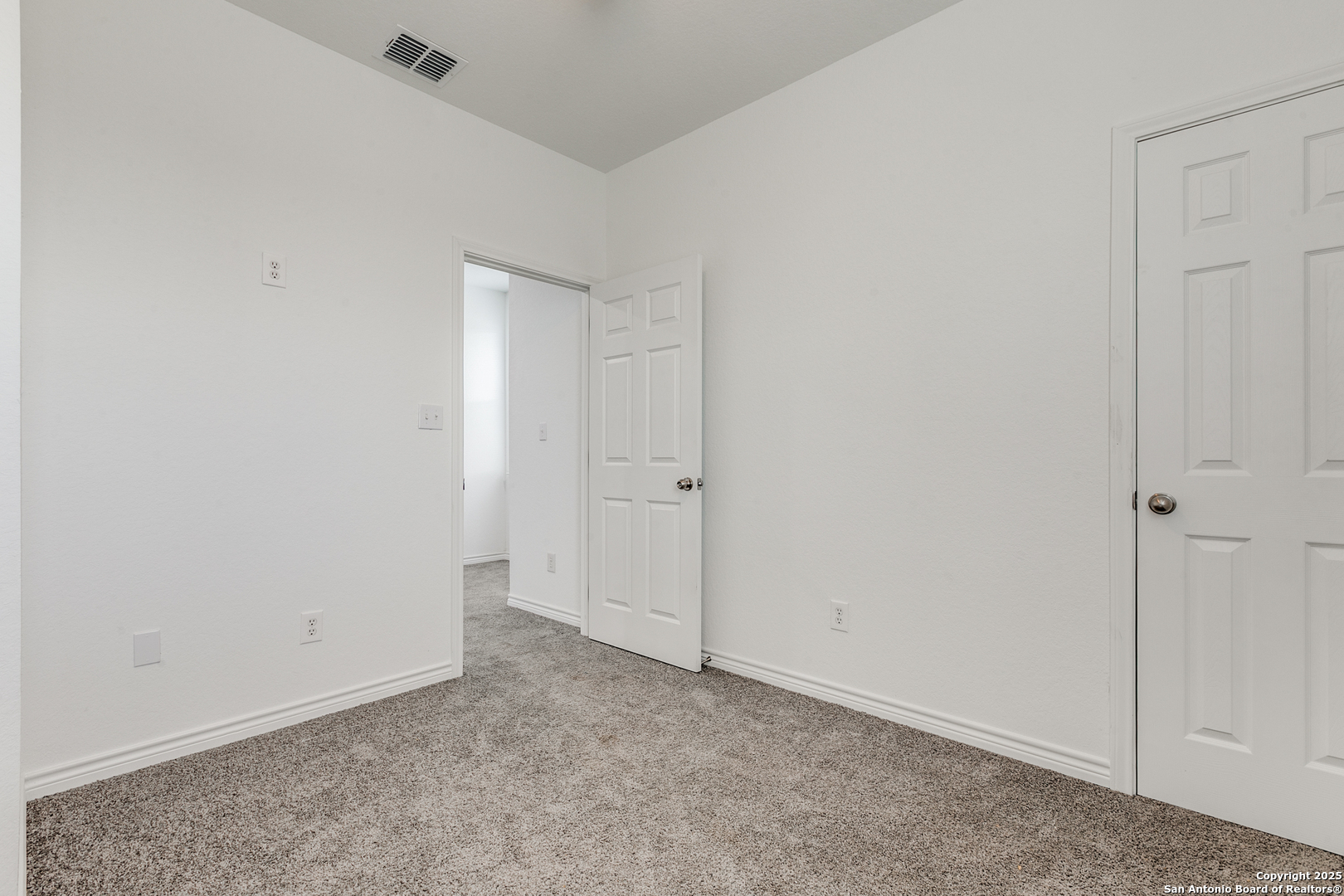 1835 W Poplar San Antonio TX 78207