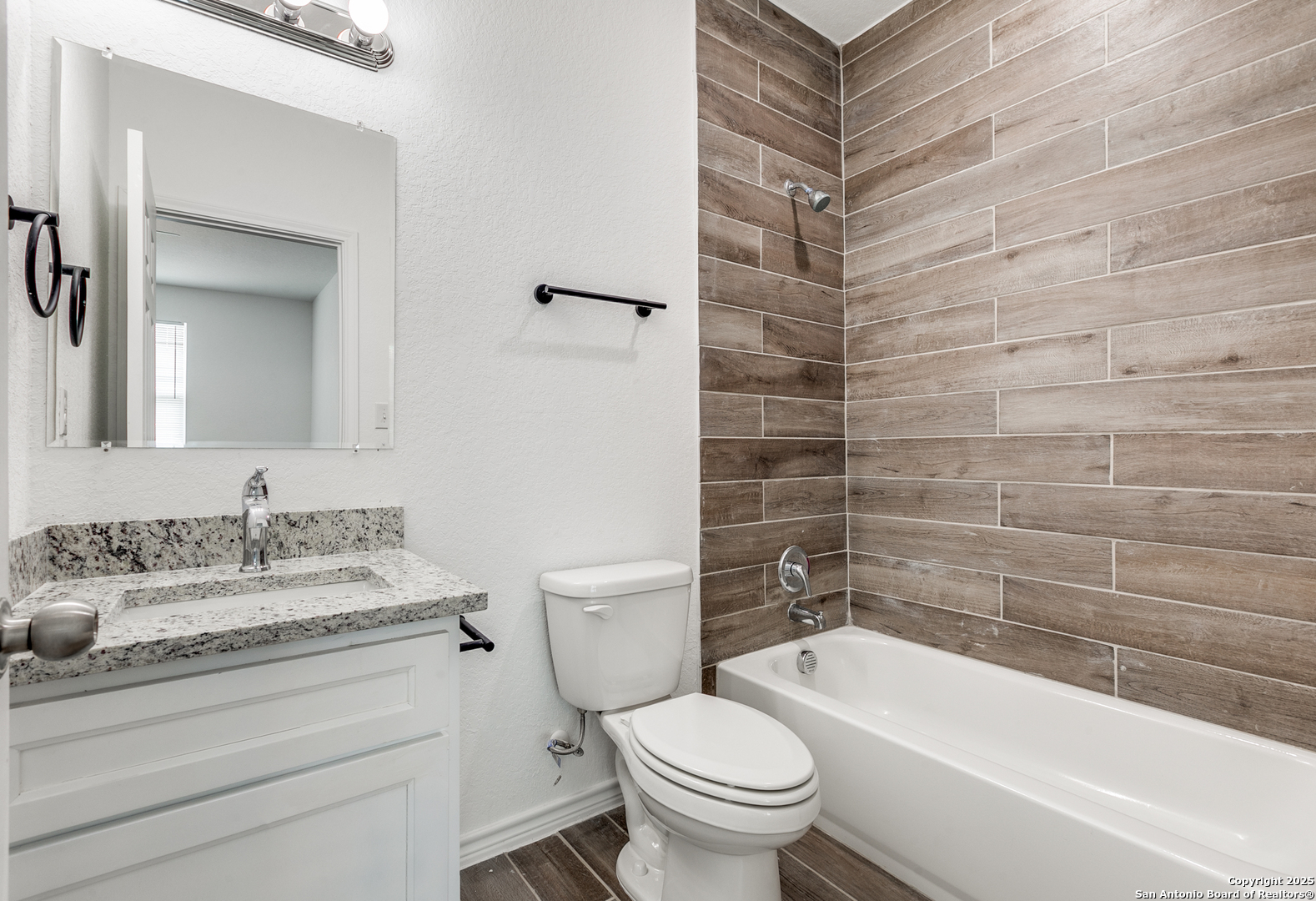 1835 W Poplar San Antonio TX 78207