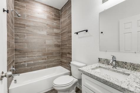 1835 W Poplar San Antonio TX 78207