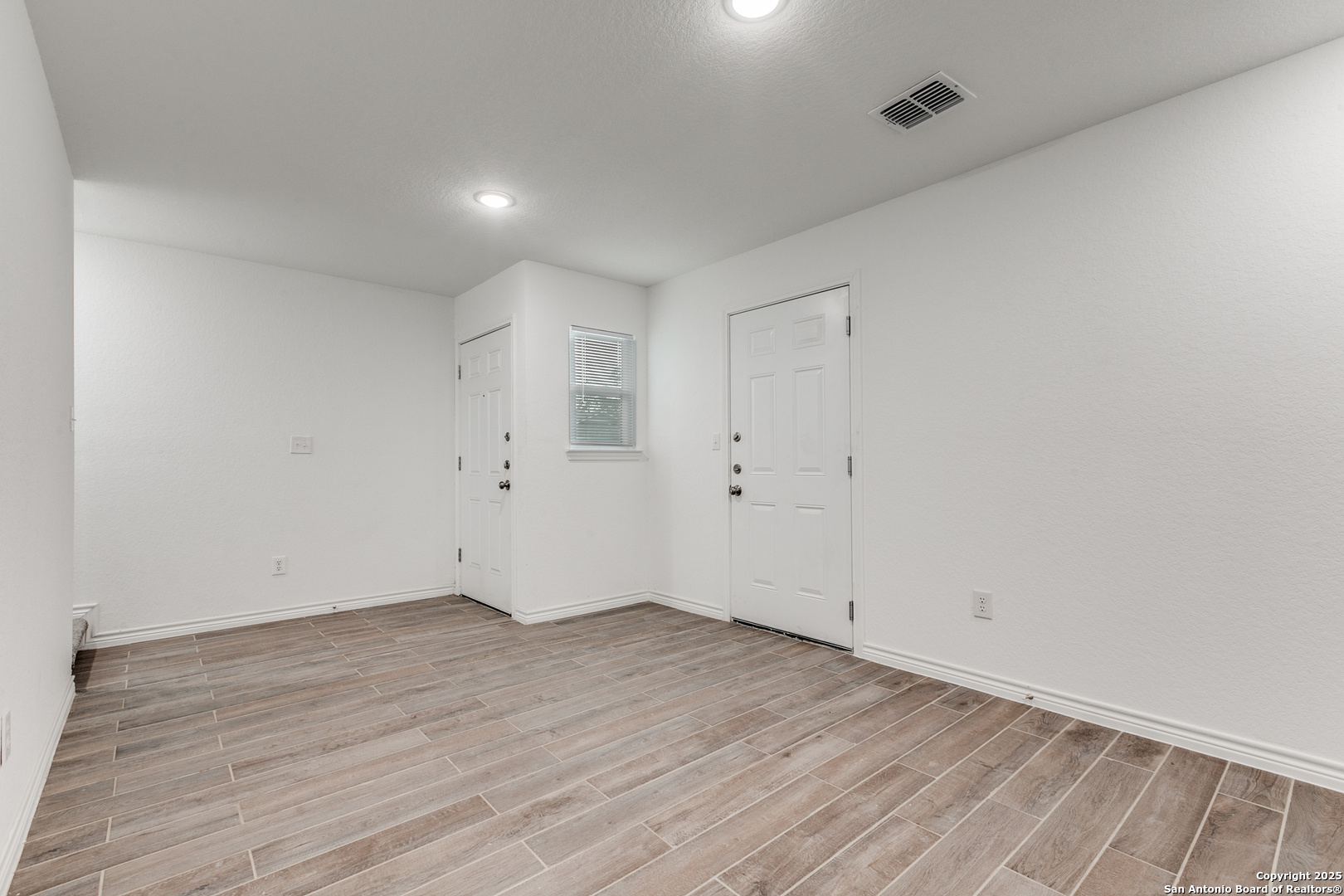 1835 W Poplar San Antonio TX 78207
