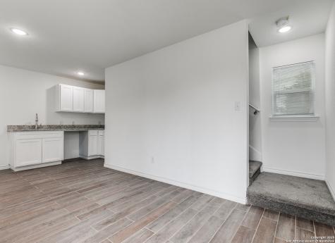 1835 W Poplar San Antonio TX 78207