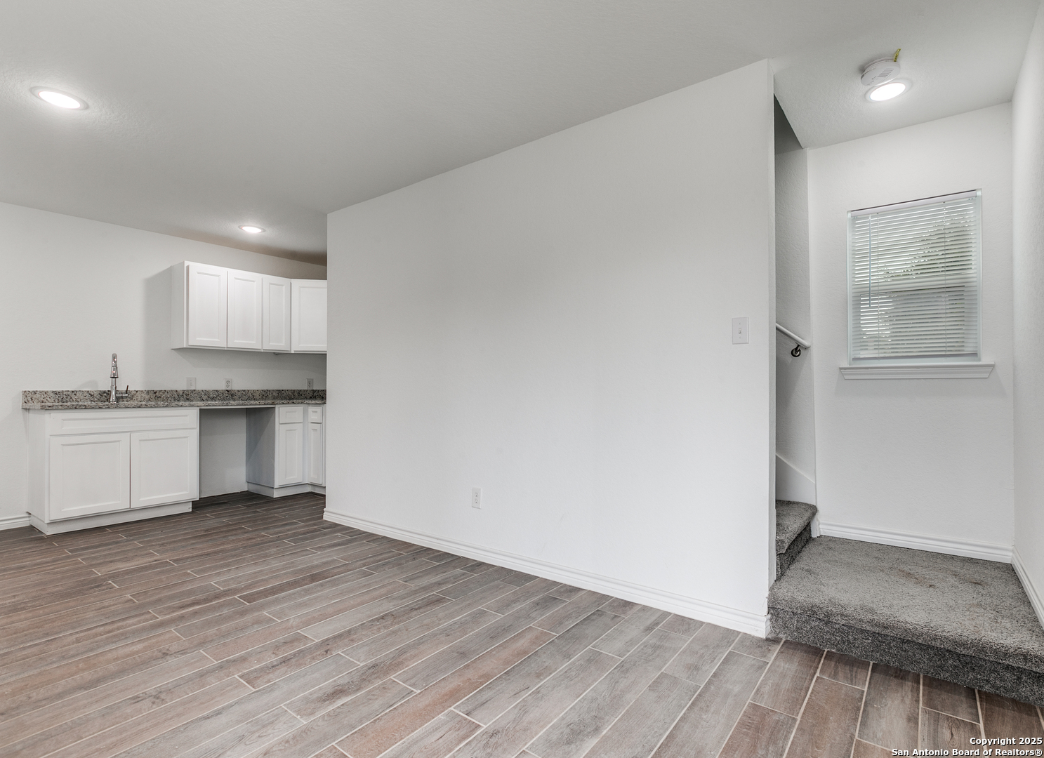 1835 W Poplar San Antonio TX 78207