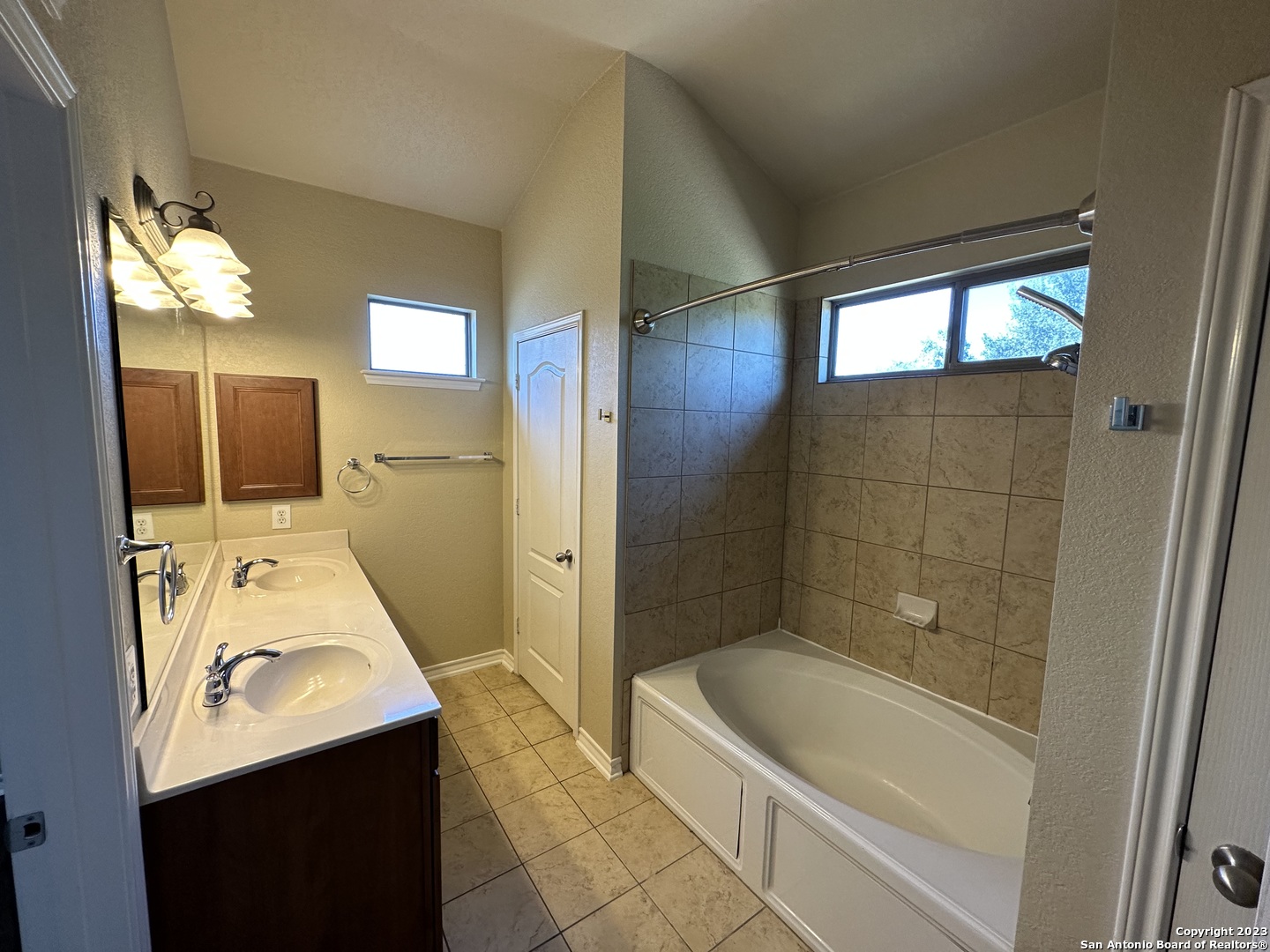 21719 Dion Village San Antonio TX 78258
