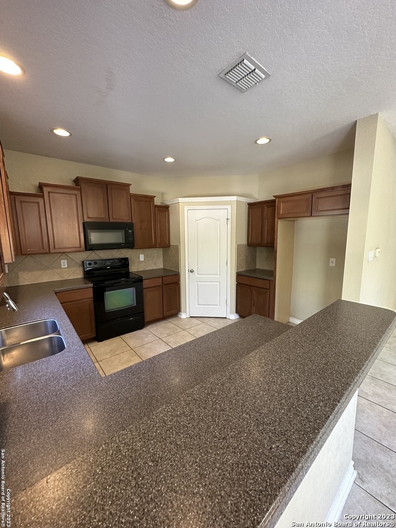21719 Dion Village San Antonio TX 78258