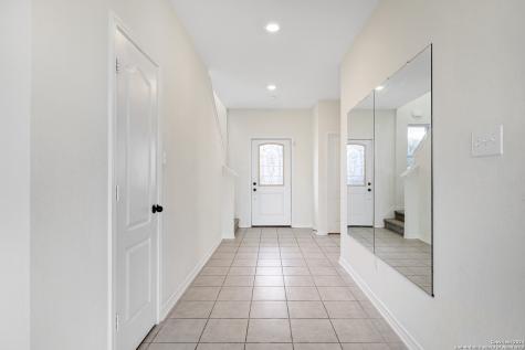 2407 Sunset Bend San Antonio TX 78244