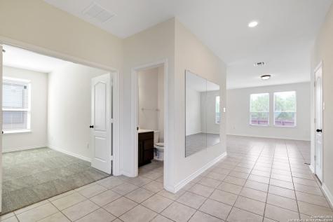 2407 Sunset Bend San Antonio TX 78244