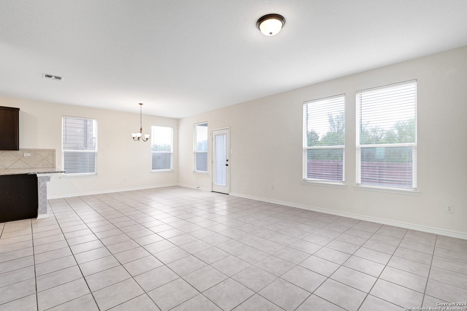 2407 Sunset Bend San Antonio TX 78244