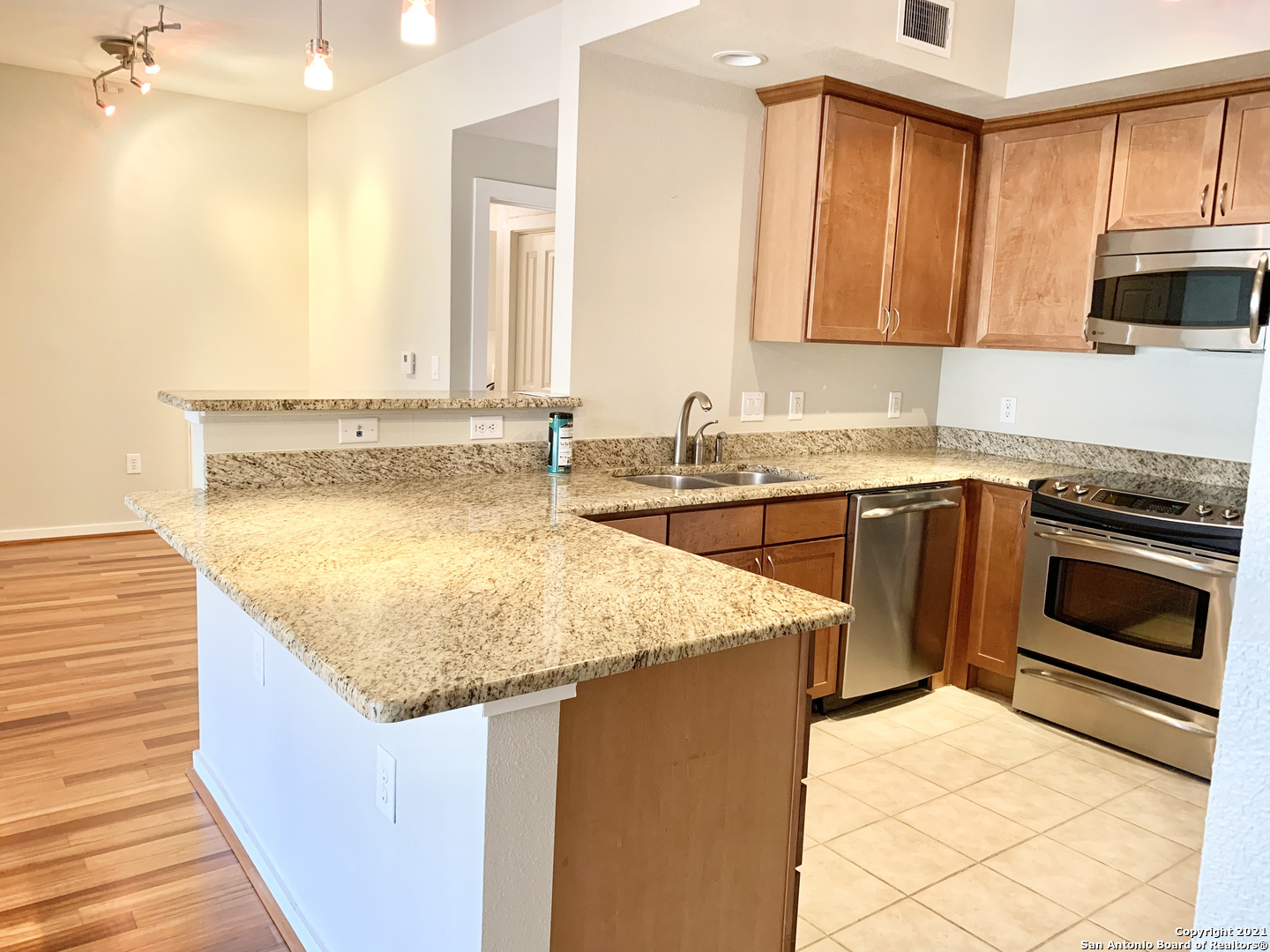 7342 Oak Manor Drive San Antonio TX 78229