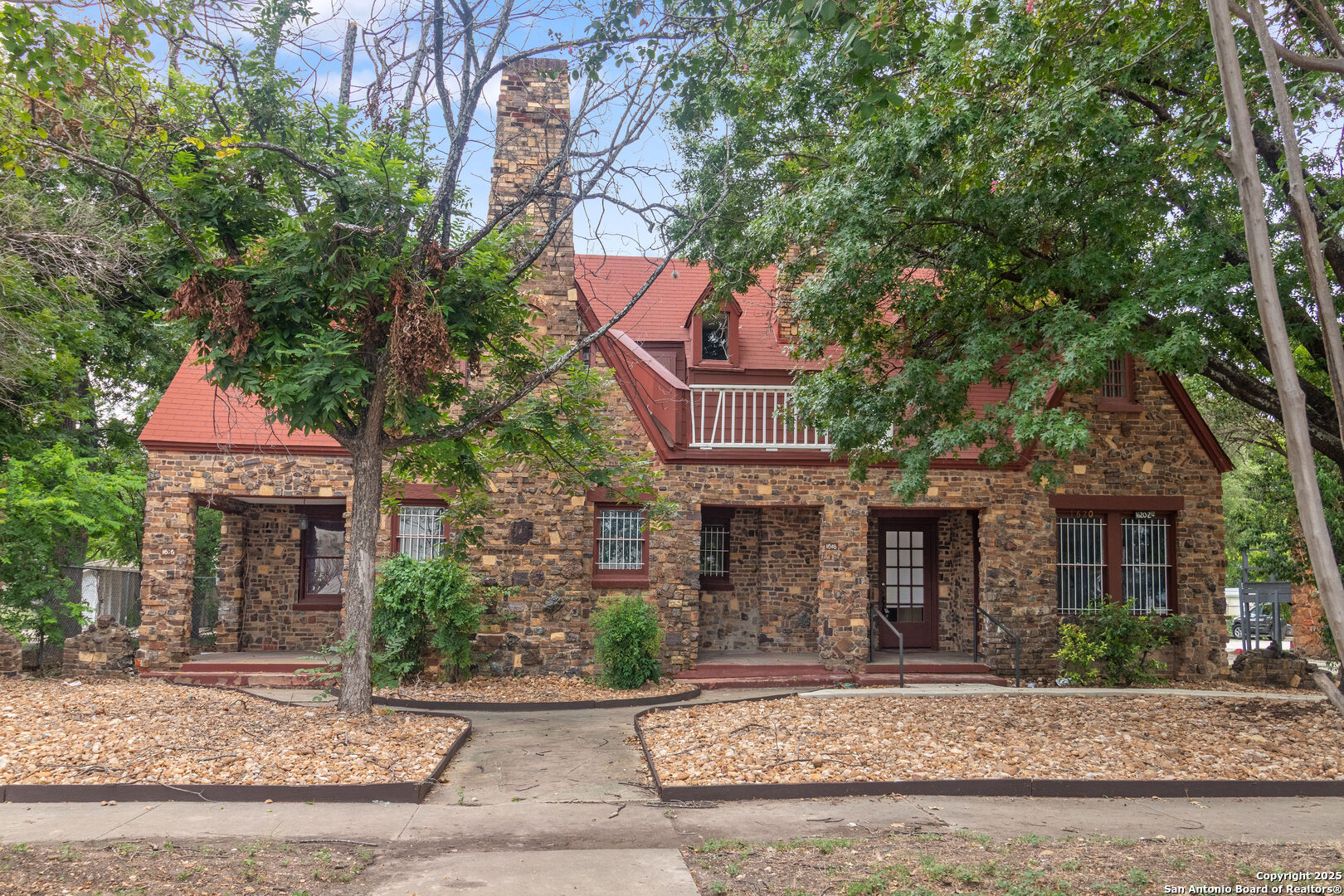 1618 W Kings Highway San Antonio TX 78201