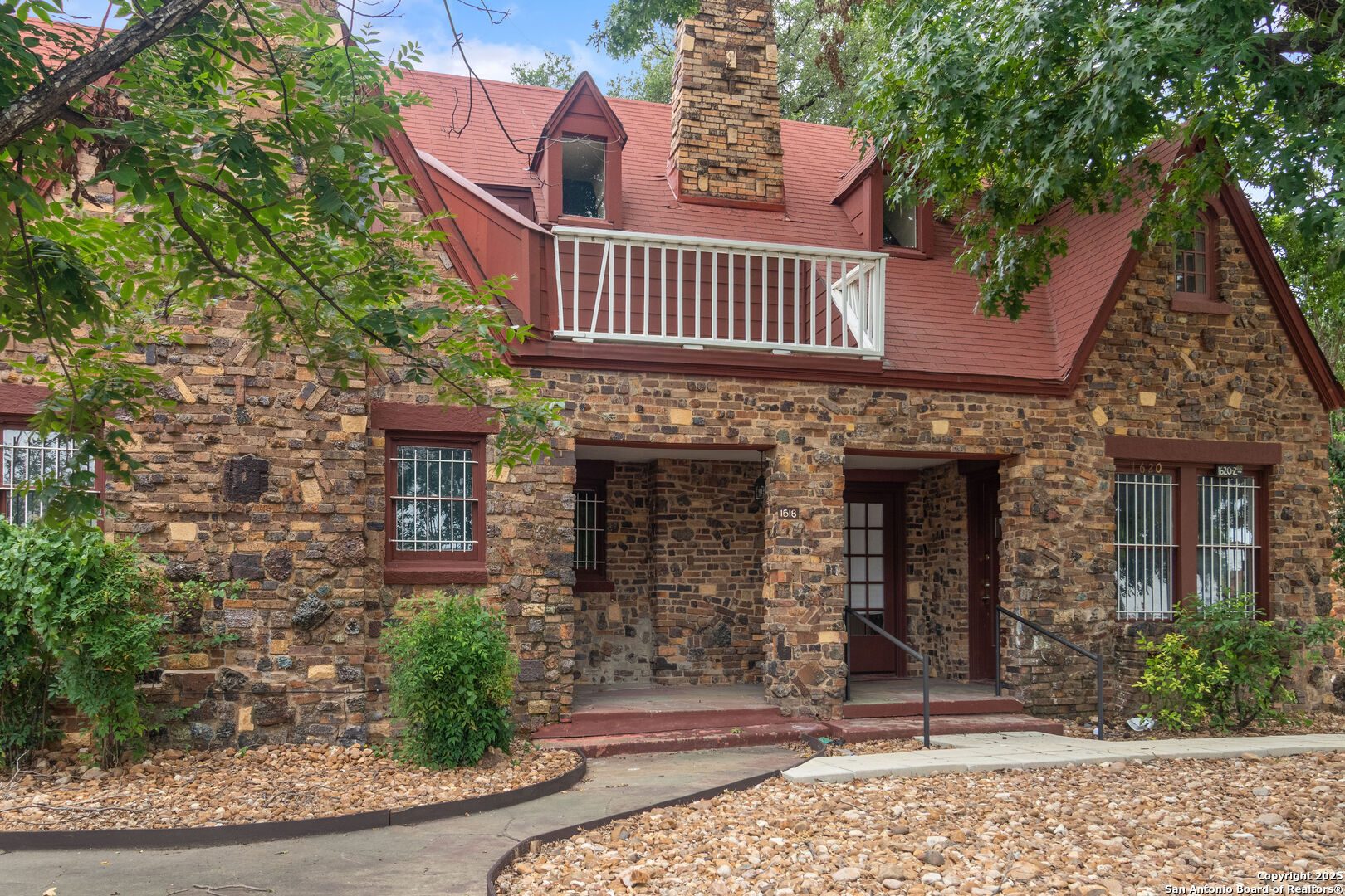 1618 W Kings Highway San Antonio TX 78201