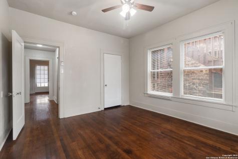 1618 W Kings Highway San Antonio TX 78201