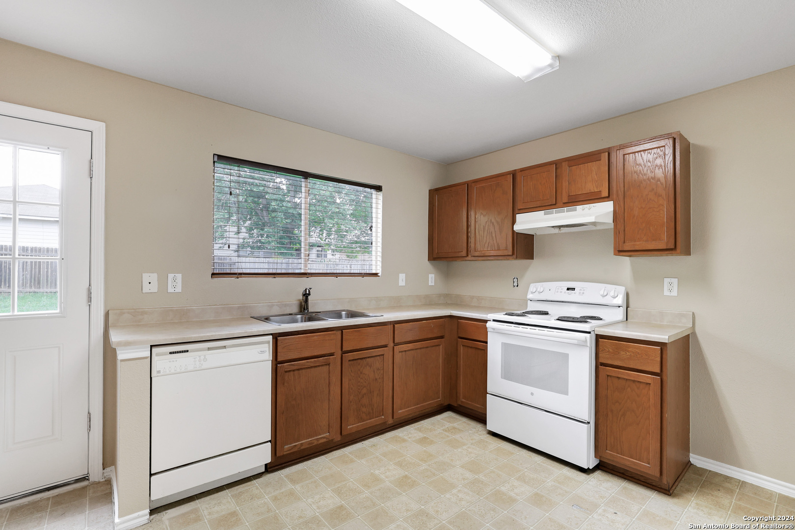 210 Birchwood Bay San Antonio TX 78253