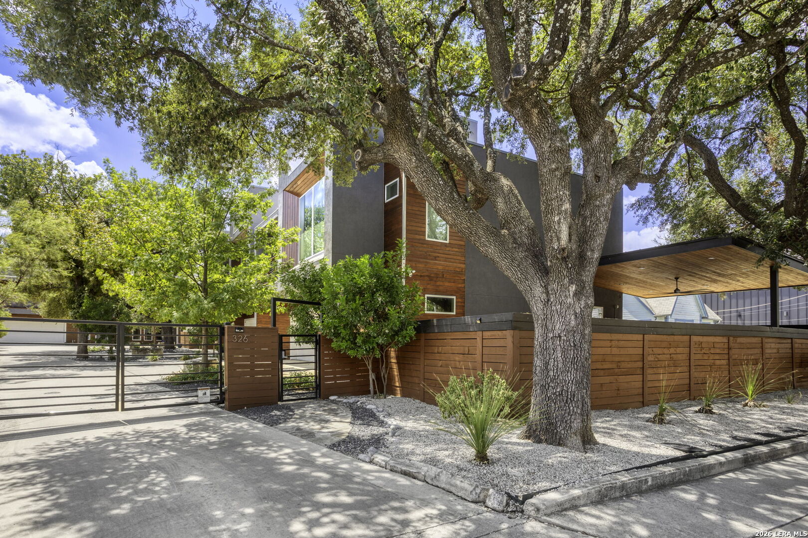 326 Clay San Antonio TX 78204
