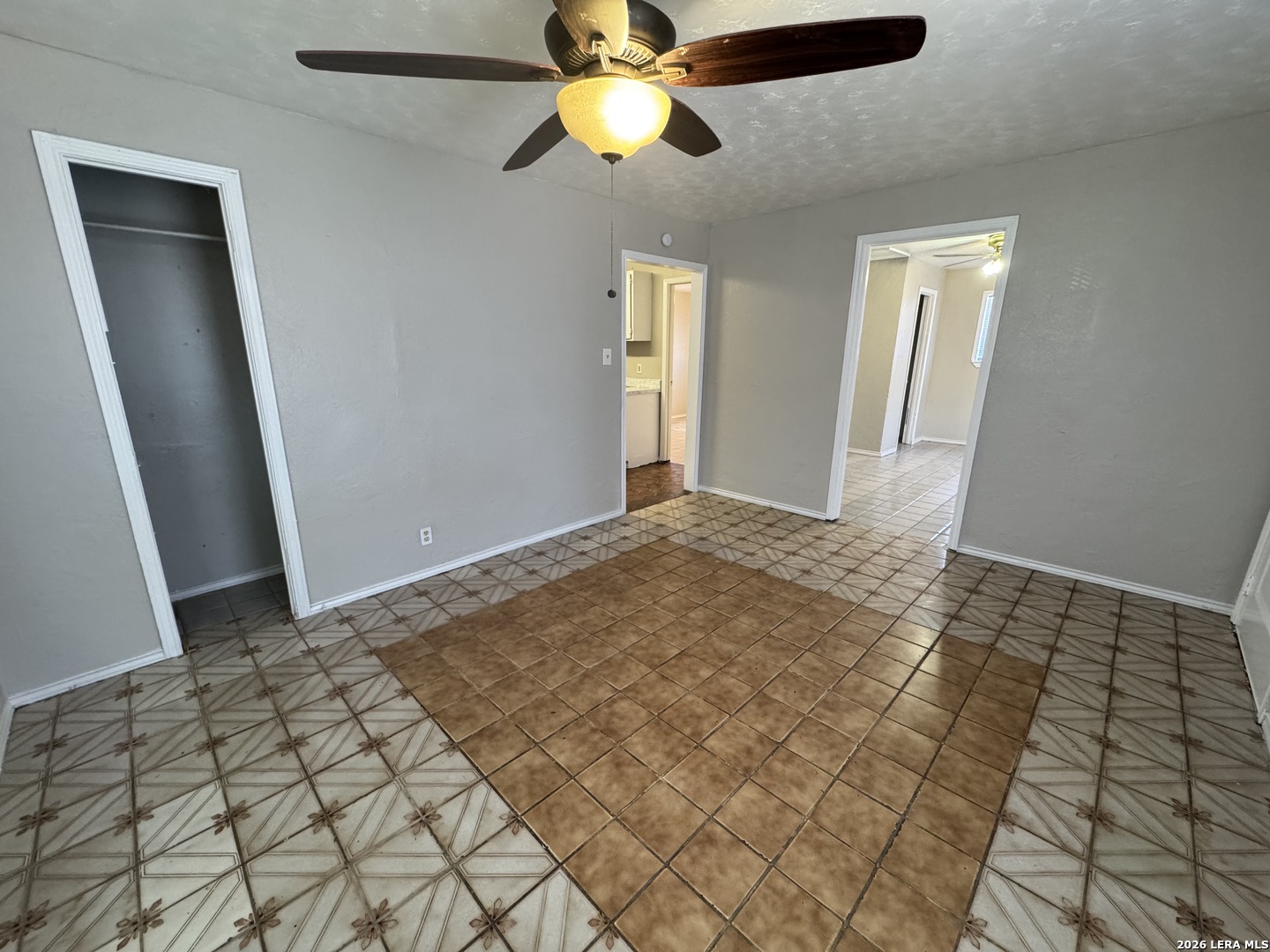 811 S General Mcmullen San Antonio TX 78237