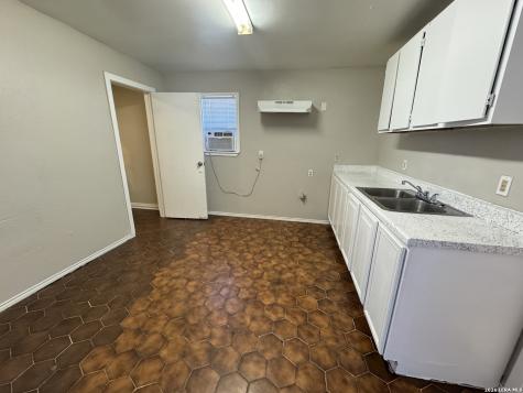 811 S General Mcmullen San Antonio TX 78237