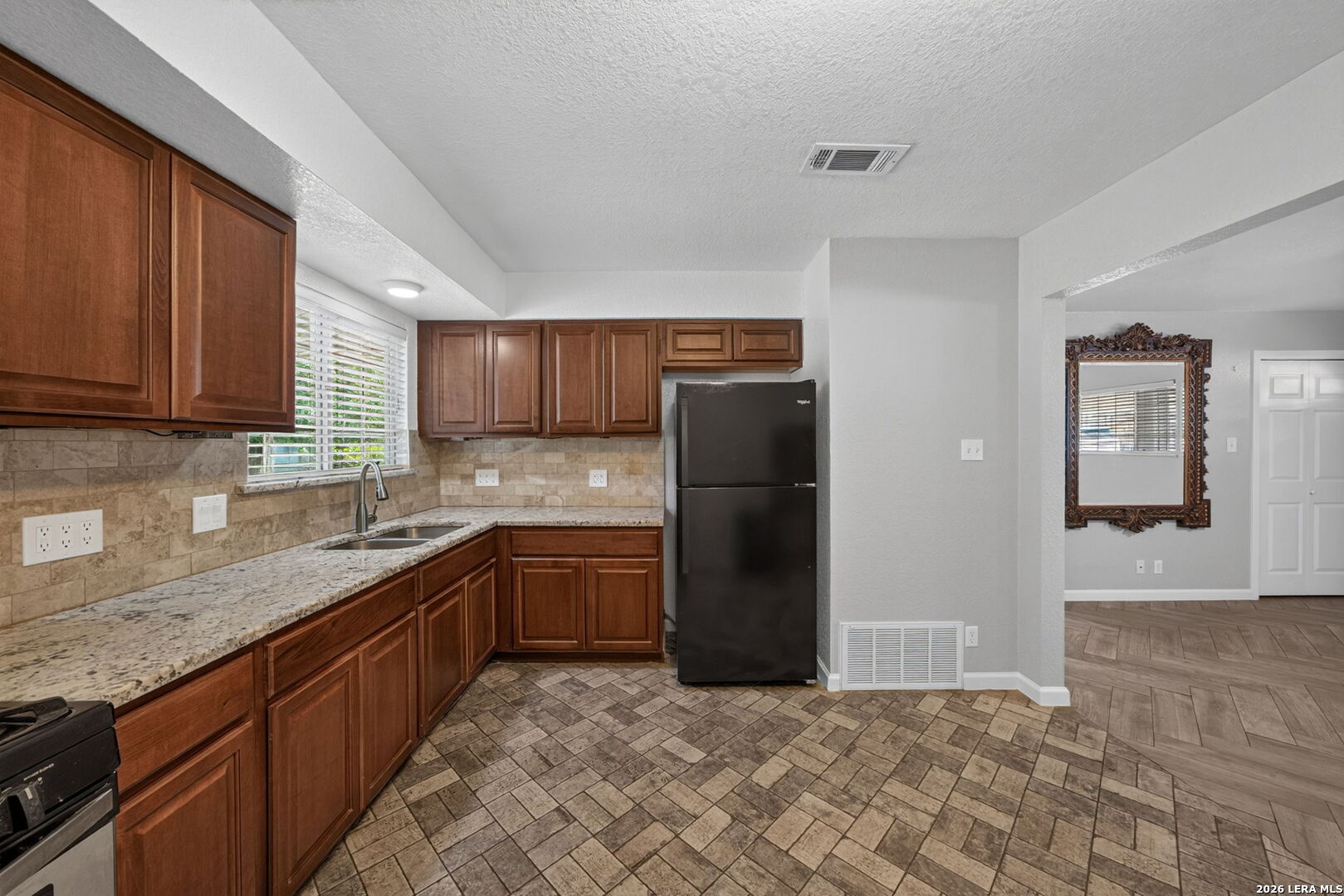 2414 Perkins Drive Austin TX 78744