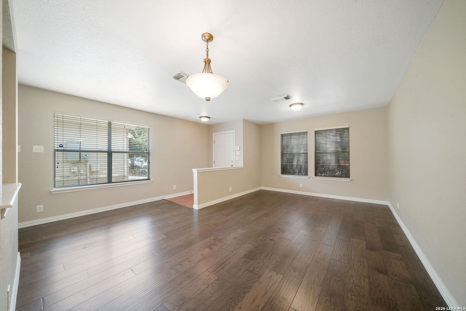 136 Longhorn Way Converse TX 78108