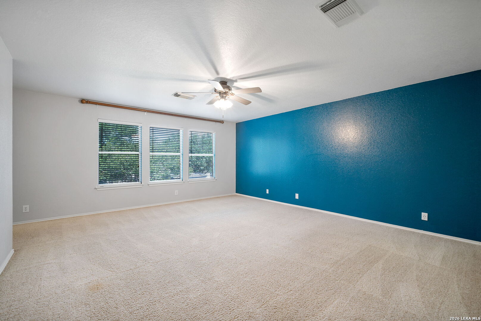 136 Longhorn Way Converse TX 78108