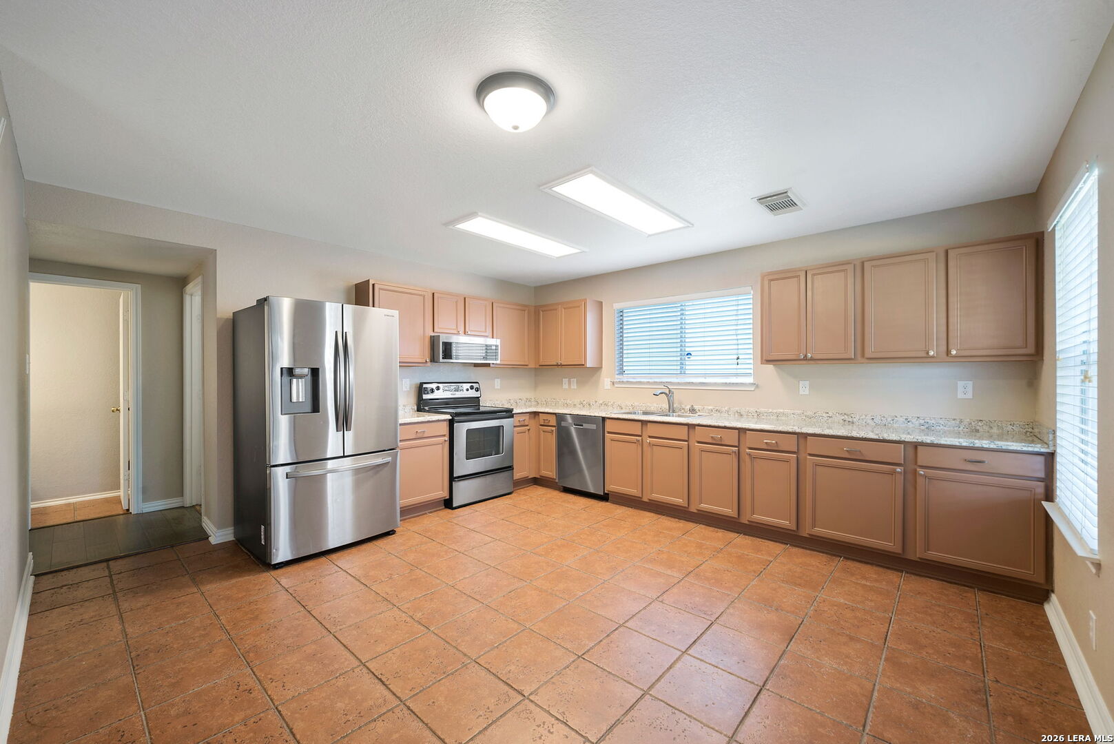 136 Longhorn Way Converse TX 78108