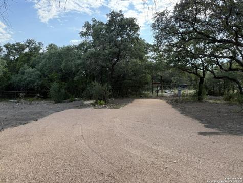 8894 Fm 1283 Lakehills TX 78063