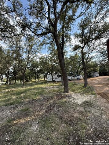 8894 Fm 1283 Lakehills TX 78063