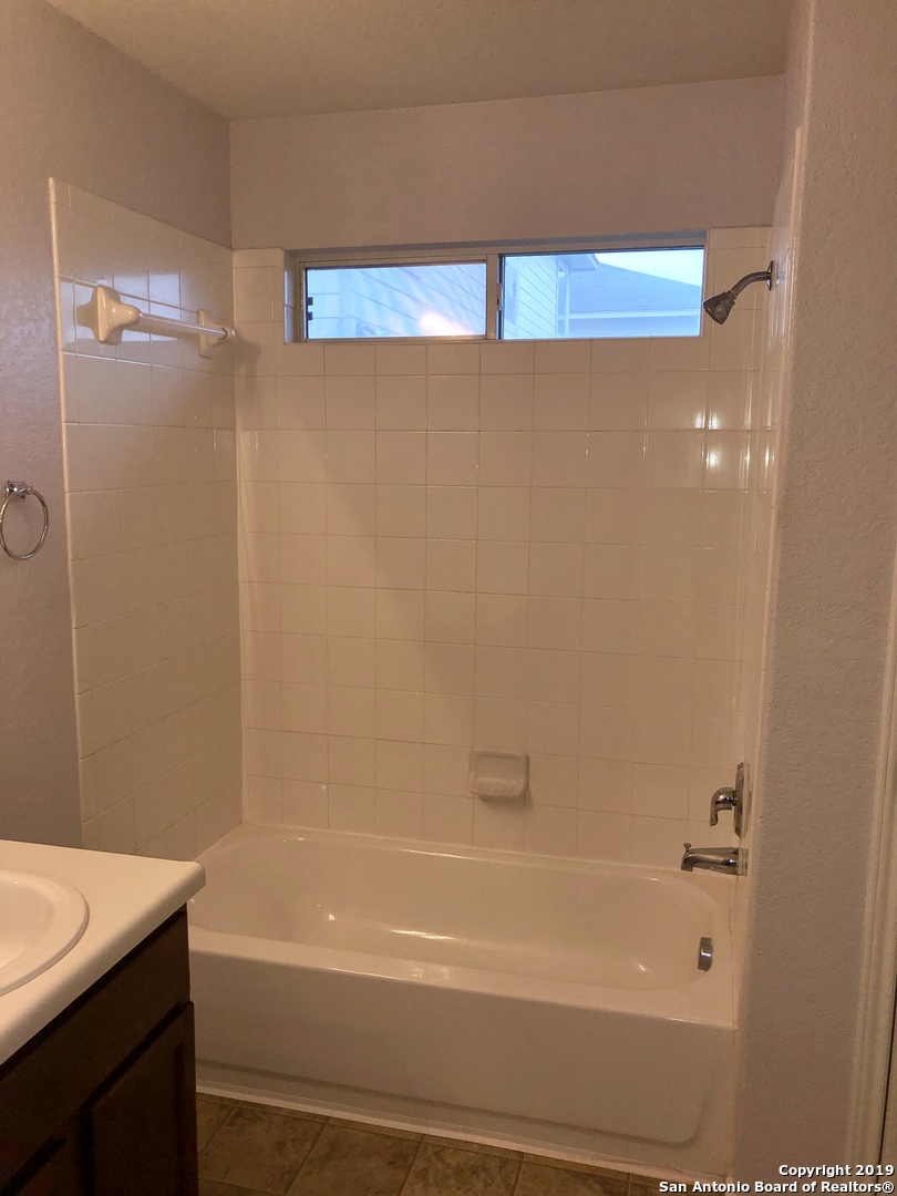 5123 Duke Field San Antonio TX 78227