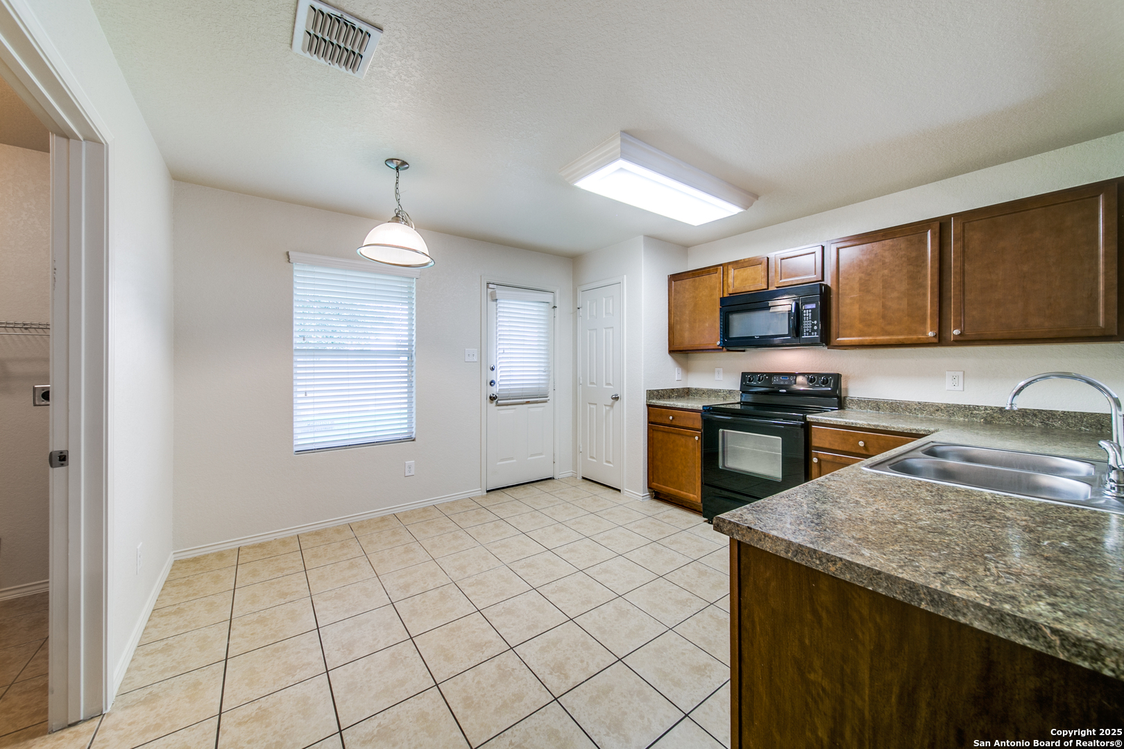 3608 Lazy Diamond Selma TX 78154