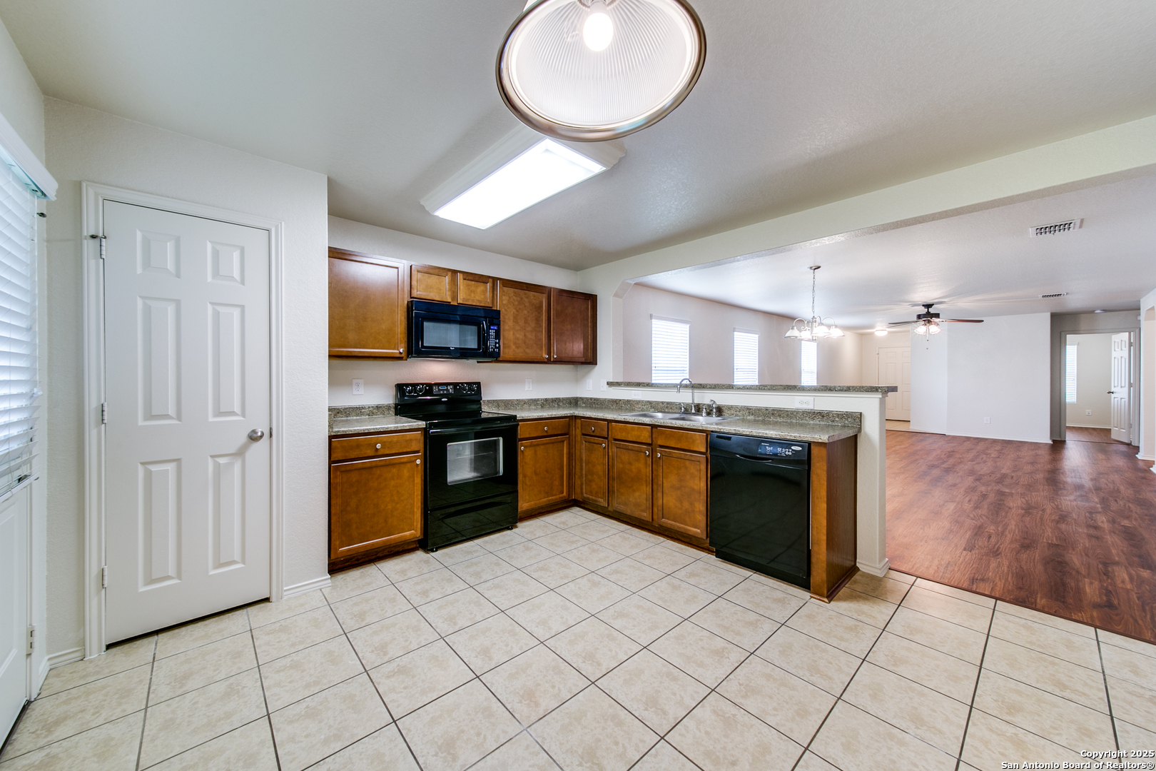 3608 Lazy Diamond Selma TX 78154