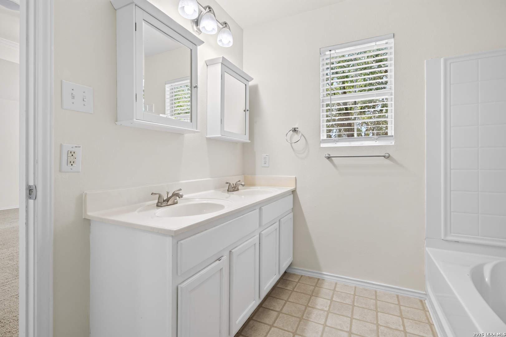 327 Cedron Chase San Antonio TX 78253