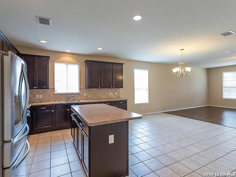 7535 Derby Vista Selma TX 78154