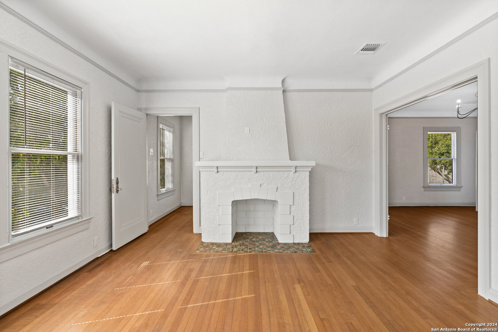 331 W Elsmere Place San Antonio TX 78212