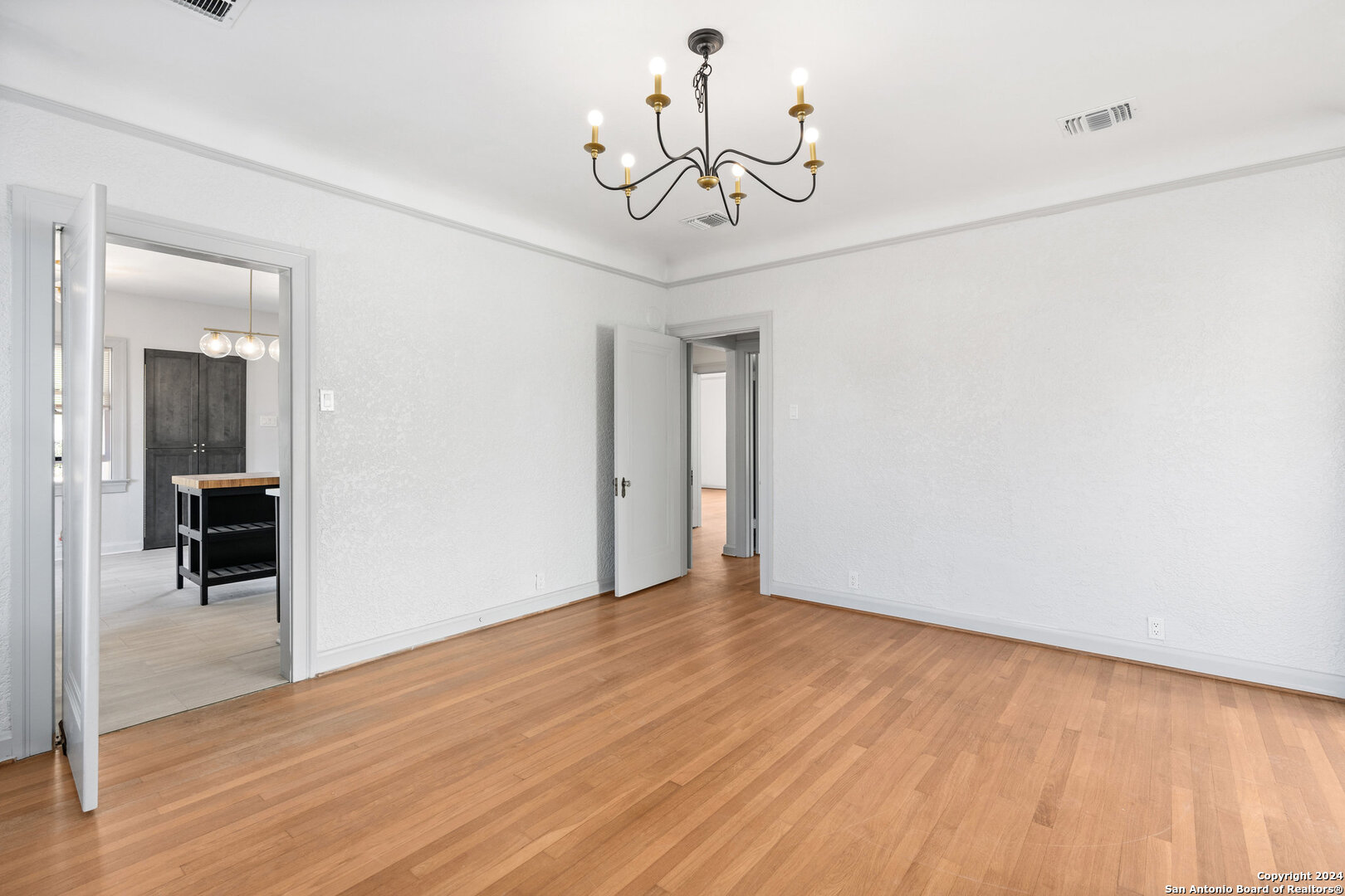 331 W Elsmere Place San Antonio TX 78212