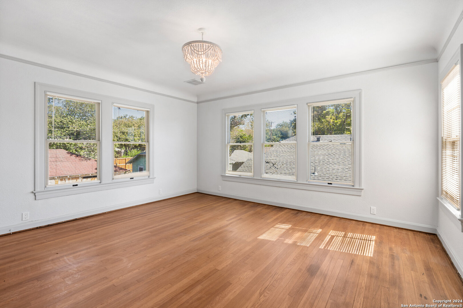 331 W Elsmere Place San Antonio TX 78212