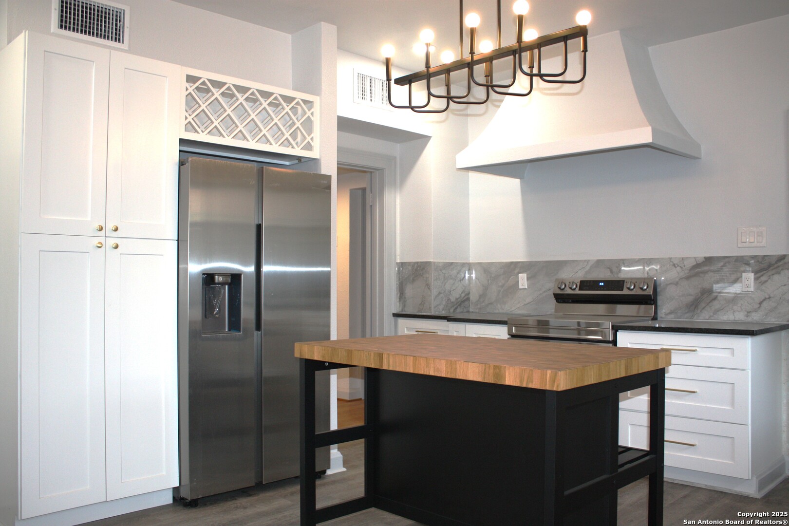 331 W Elsmere Place San Antonio TX 78212