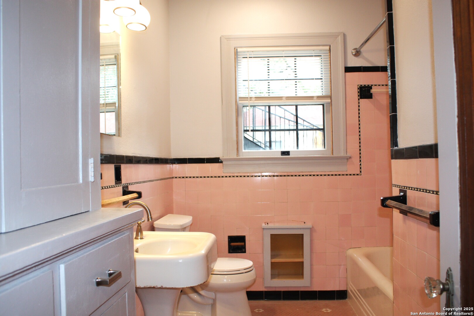 331 W Elsmere Place San Antonio TX 78212