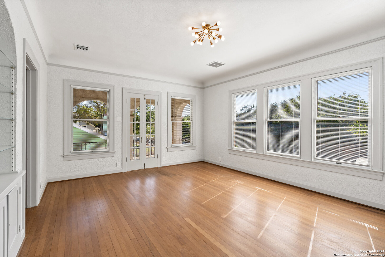 331 W Elsmere Place San Antonio TX 78212