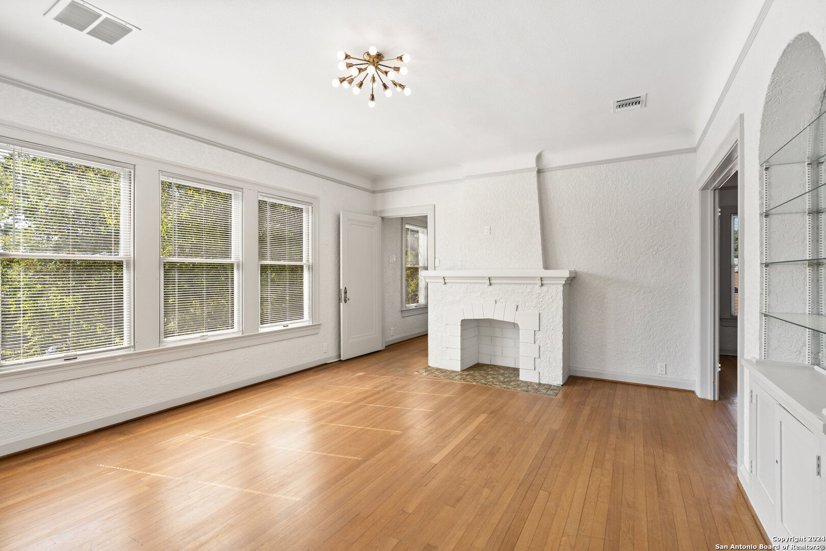 331 W Elsmere Place San Antonio TX 78212