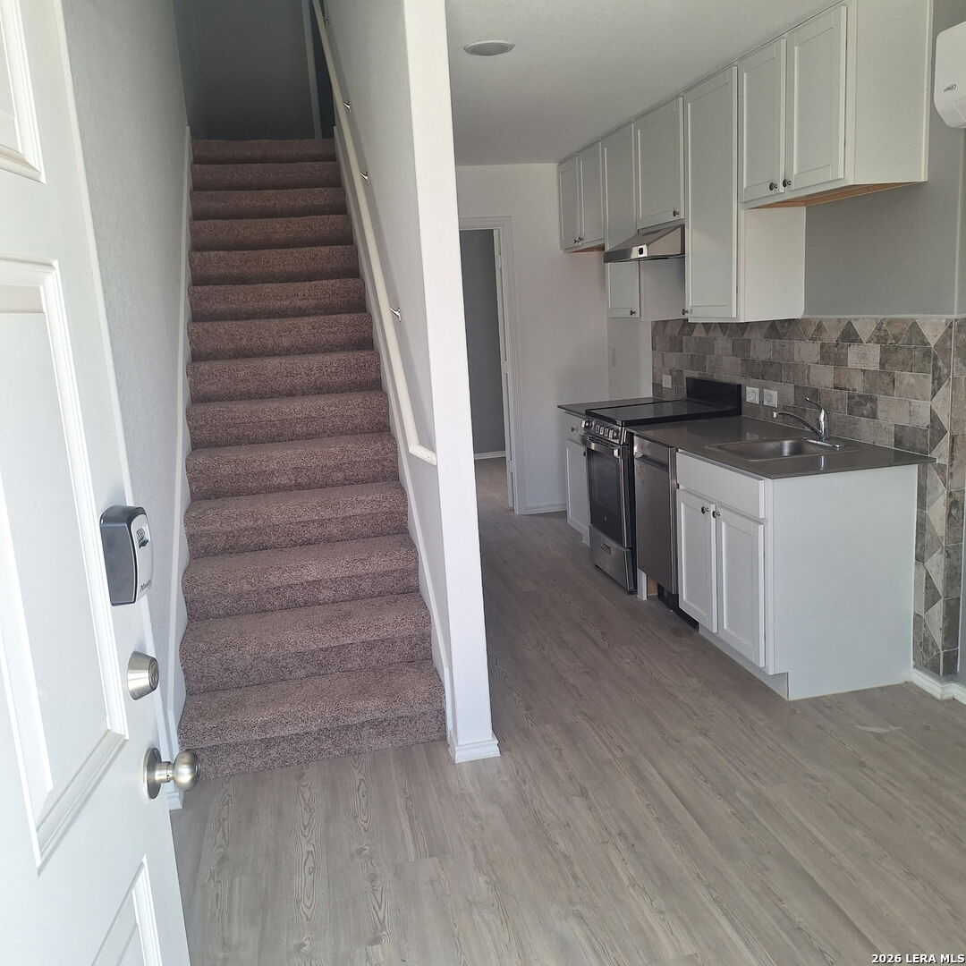 7033 Elm Cove San Antonio TX 78244