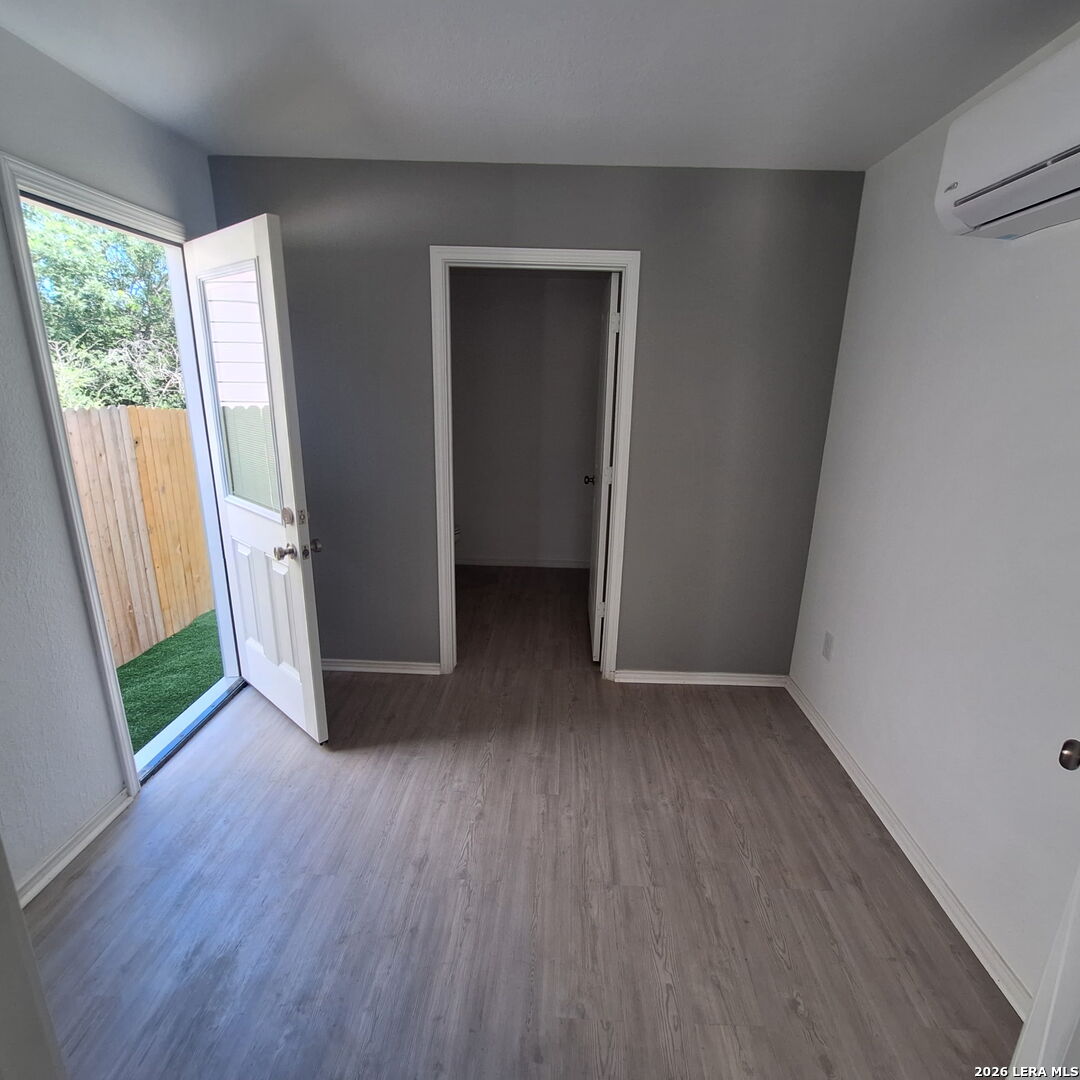 7033 Elm Cove San Antonio TX 78244