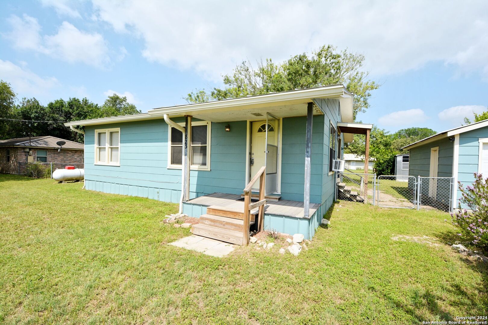 823 Serna Drive New Braunfels TX 78130