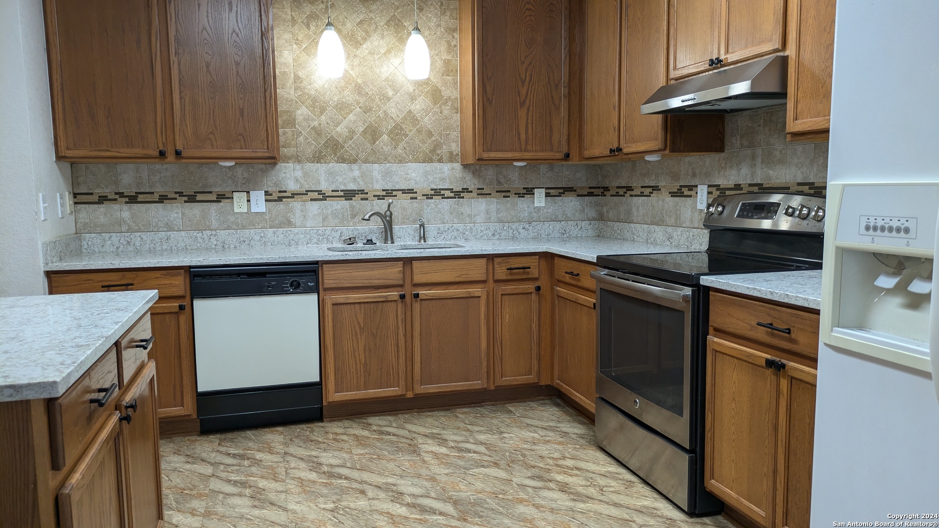 5015 Viking Coral San Antonio TX 78244