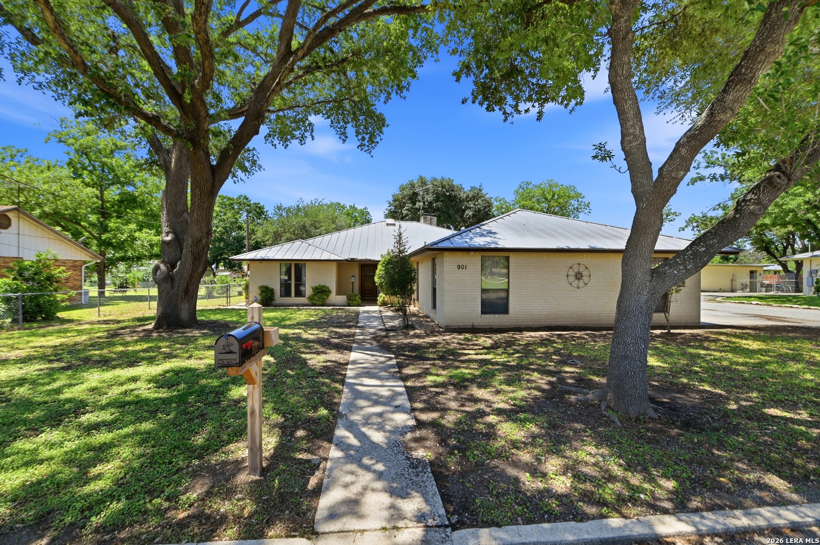 901 Gentilz Castroville TX 78009