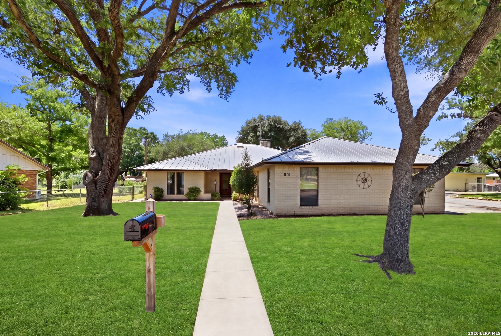 901 Gentilz Castroville TX 78009