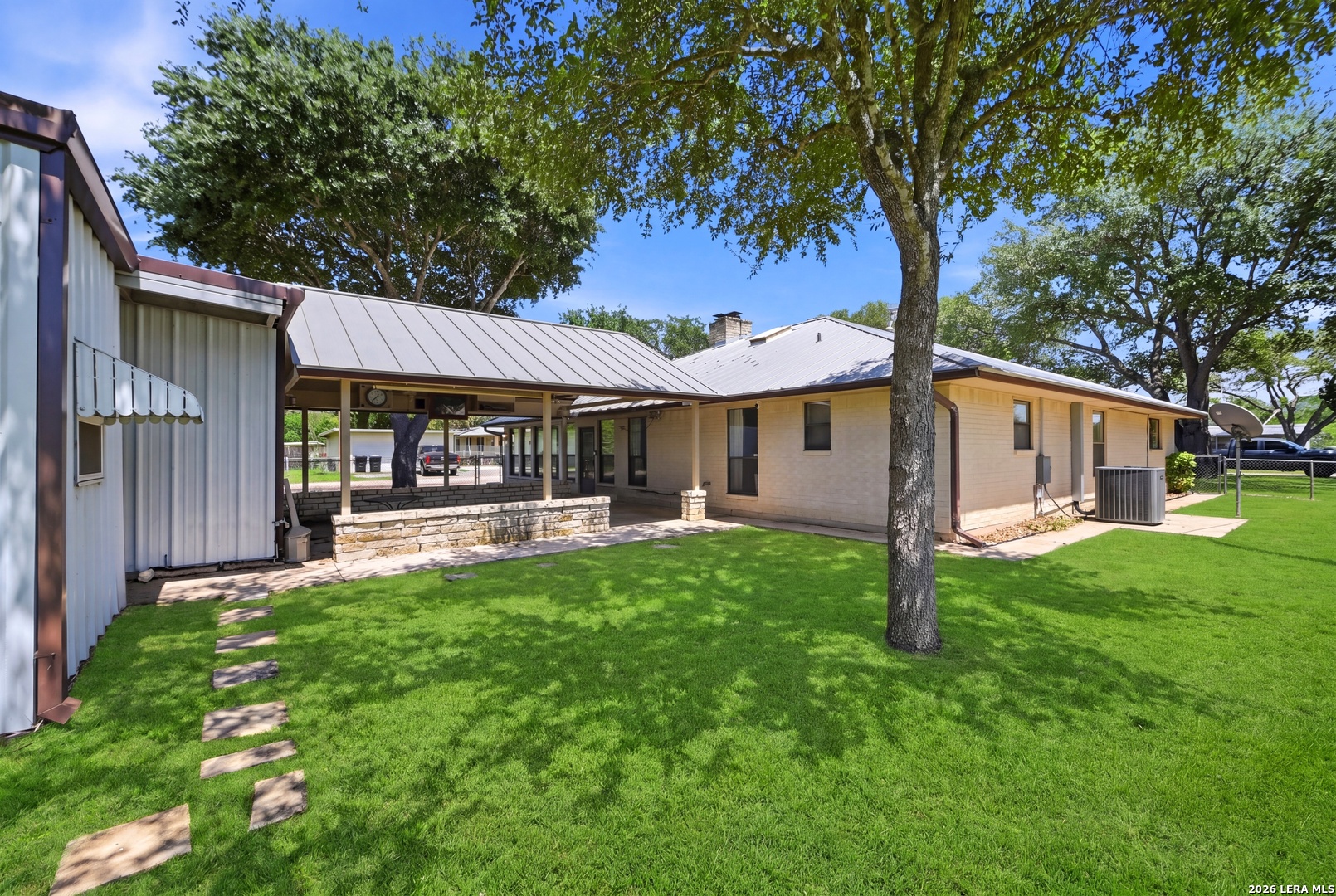 901 Gentilz Castroville TX 78009