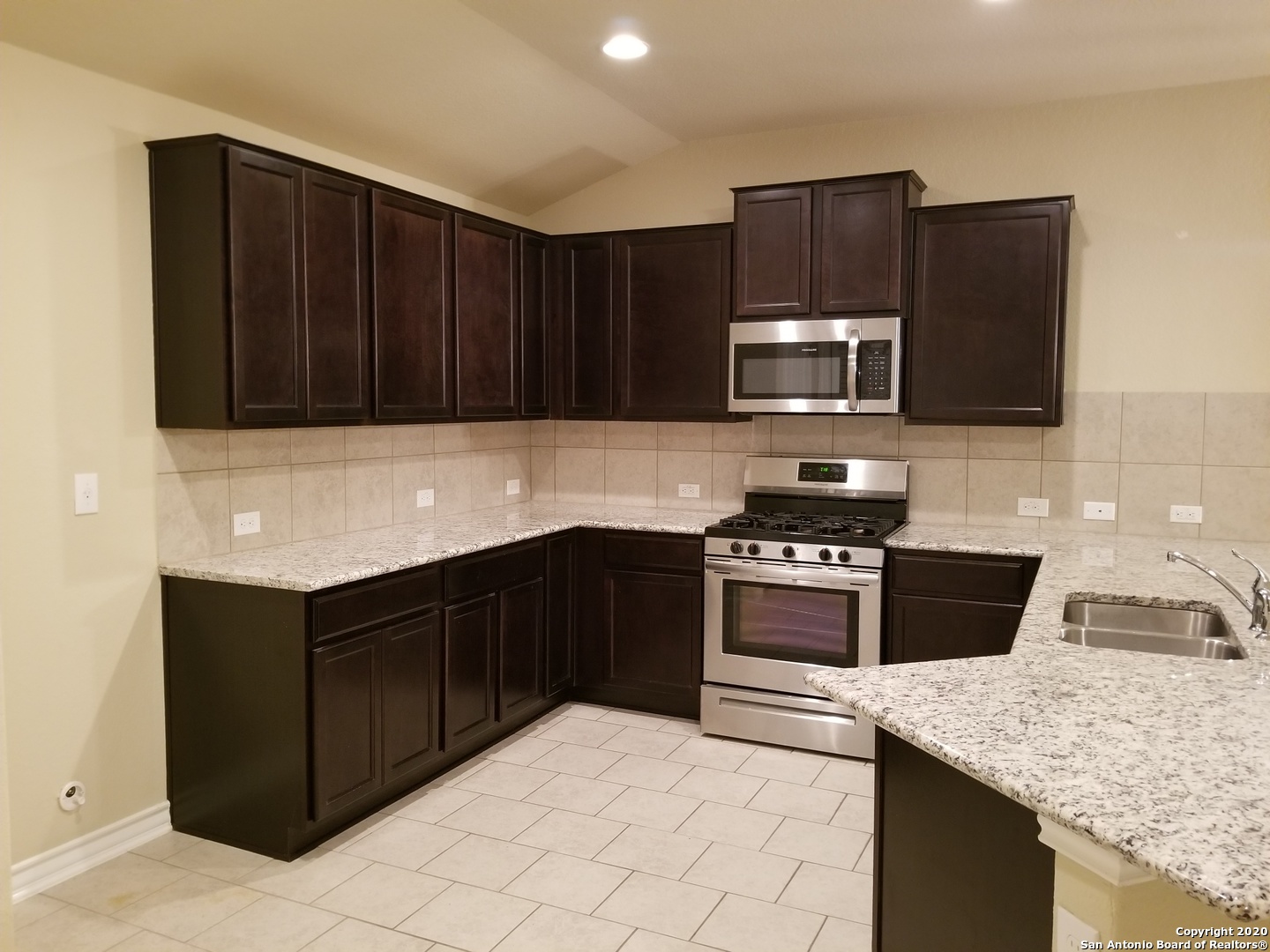 8711 Fischer Falls San Antonio TX 78254