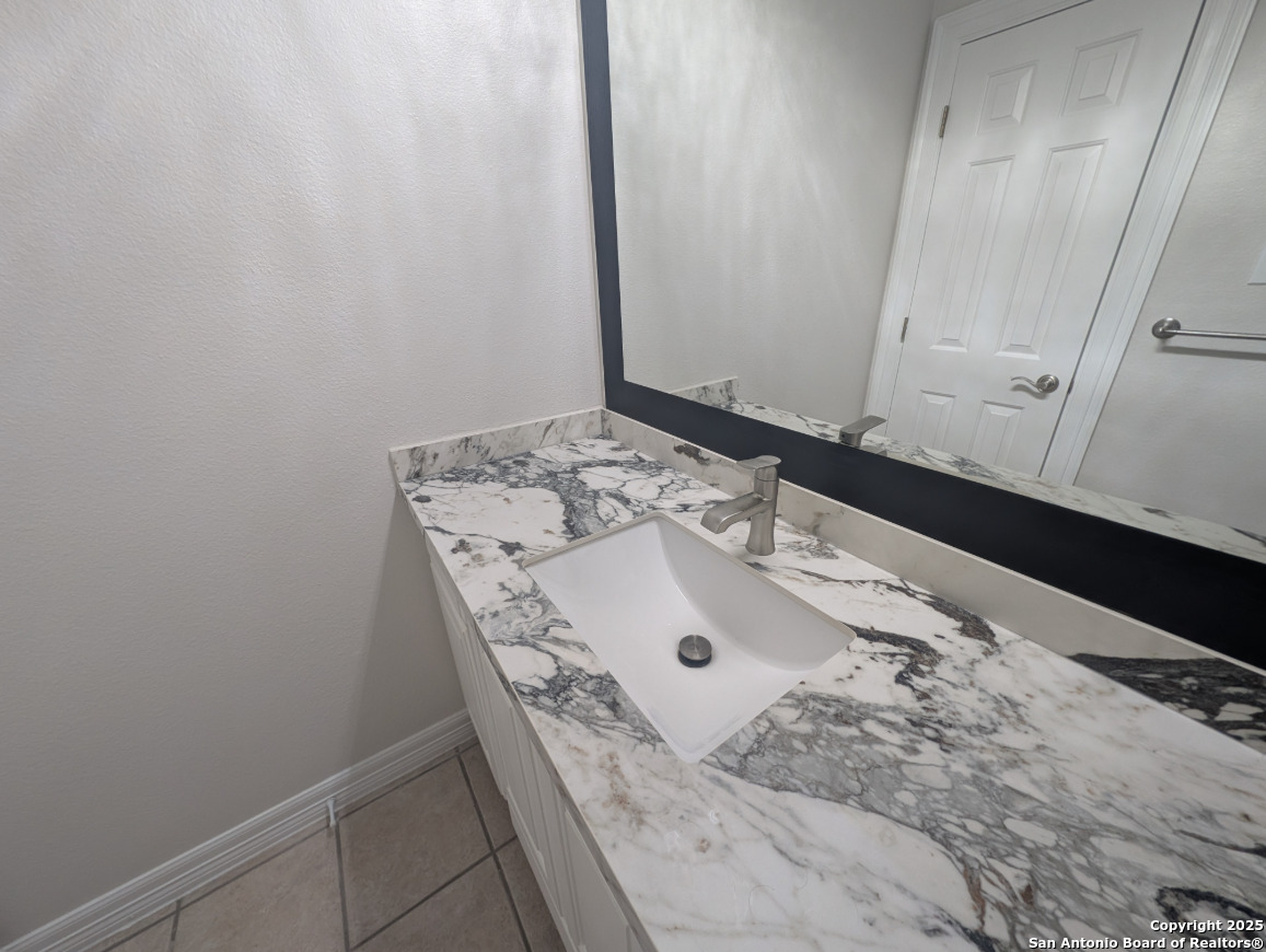 22223 Roan Forest San Antonio TX 78259