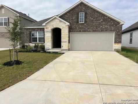 105 Beveridge Seguin TX 78155